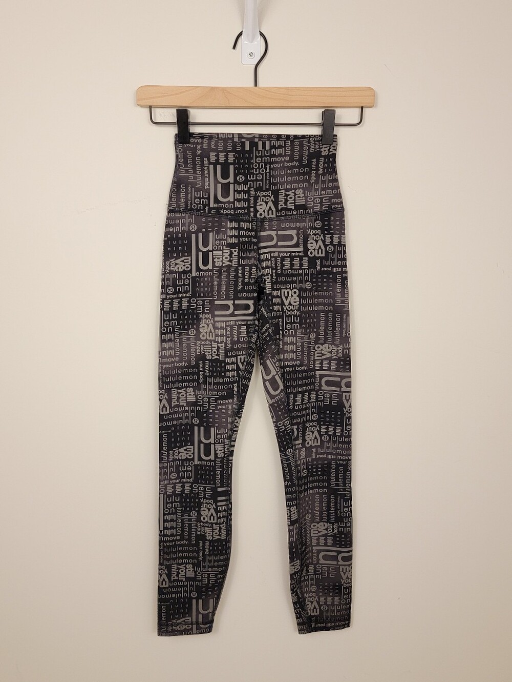 Lululemon Wunder Train High Rise Tight Logo Wordmark Black Gray Leggings Size 2